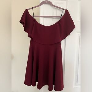 🚨NEW Windsor Burgundy Off-Shoulder Mini Dress 🚨